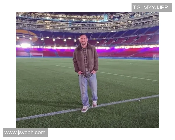 梅西德保罗诺坎普散步：足球之魂的静谧瞬间