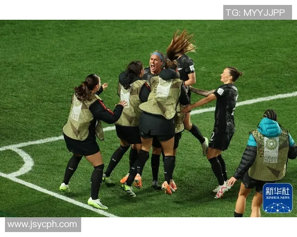 泪水与荣耀：厄德高带伤助威，挪威足球27年沉浮终迎世界杯曙光！